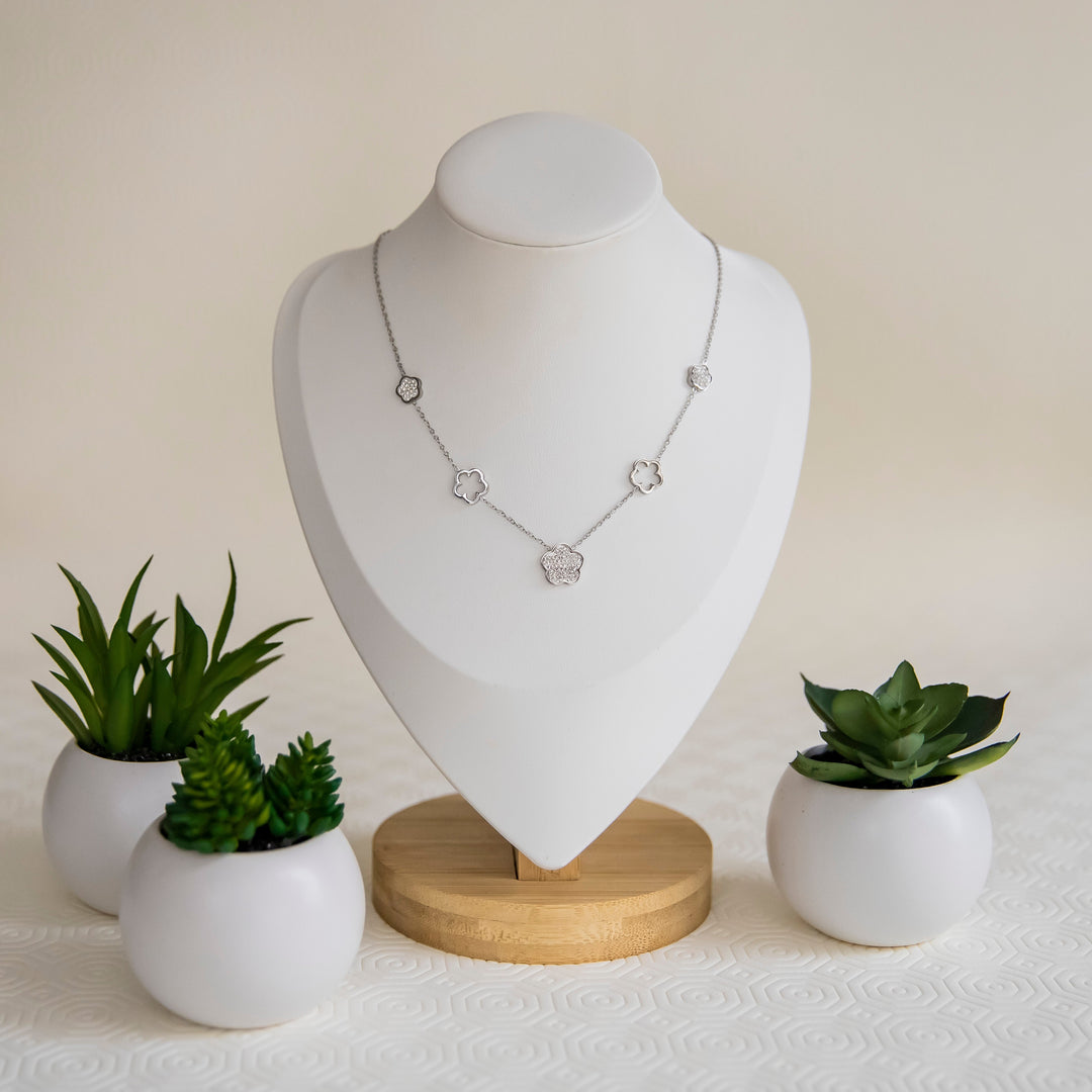 Collier 83